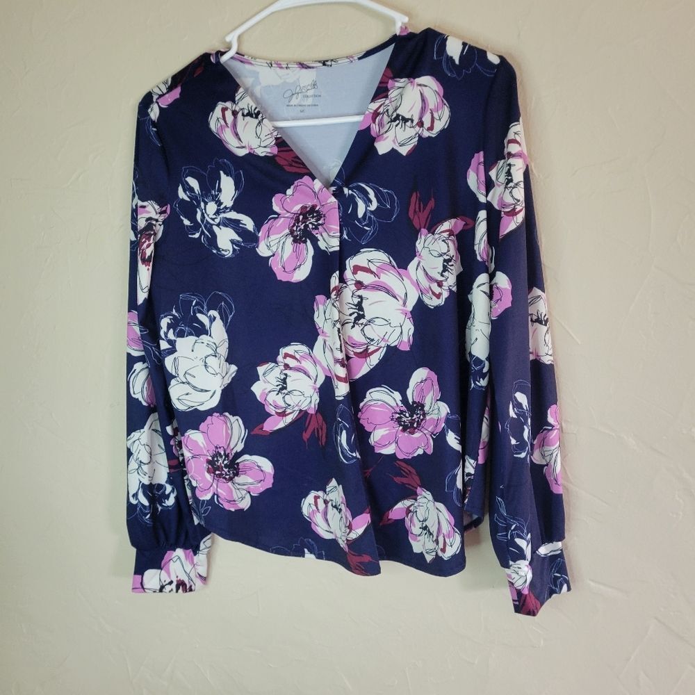 Jaclyn Smith floral v-neck blouse, size S
